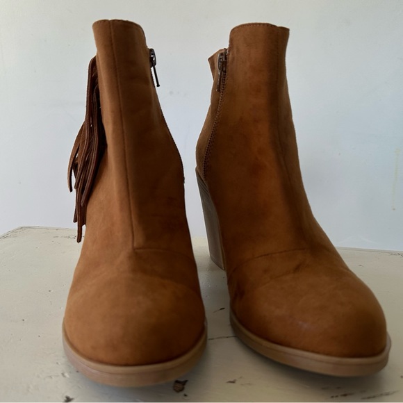 DIVIDED by H&M Cognac Suede Fringe Booties Size 8 - Picture 8 of 9